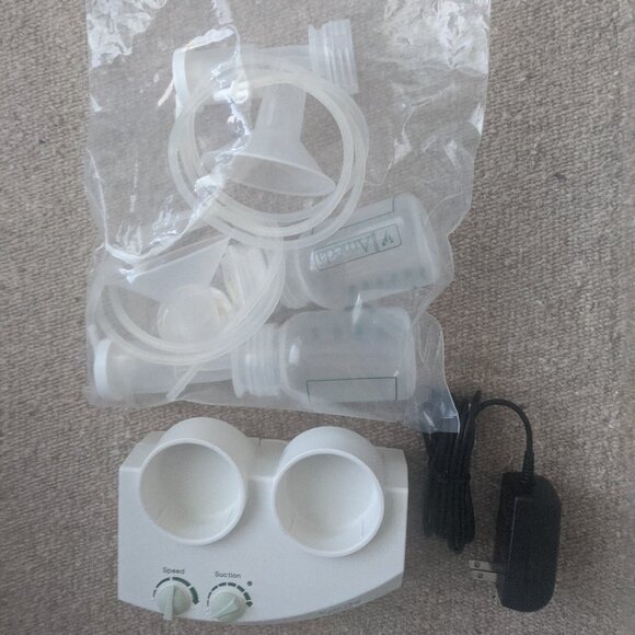 Ameda Purely Yours Portable Double Electric Breast Pump w/ Bag + Nursing Pads - Picture 2 of 6